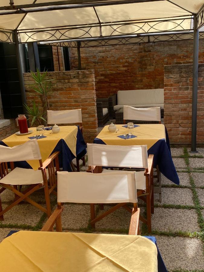 Alloggi Marinella Venesia Bagian luar foto